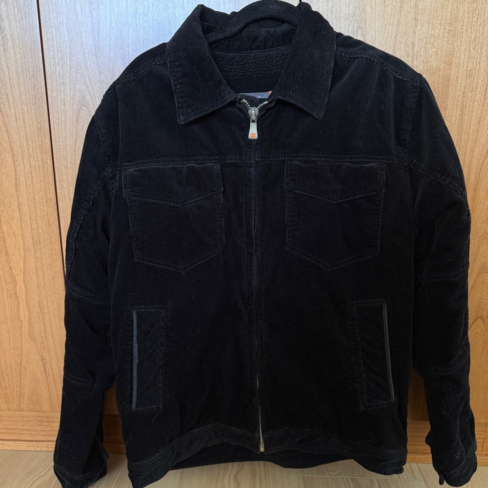 Vintage Quiksilver Black thick Corduroy Zip Jacket with fleece lining